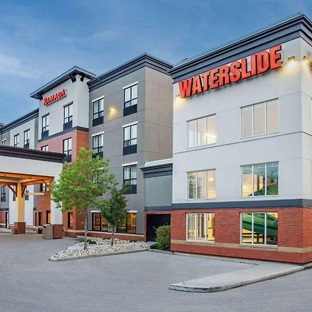 Ramada By Wyndham Cochrane Hotel Buitenkant foto